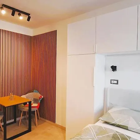 Manzoni 99 아파트호텔 3*